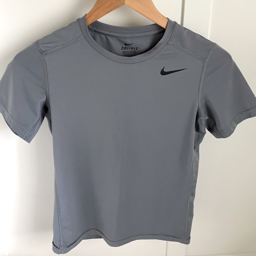 Nike Dri-fit T-shirt (Boys L)